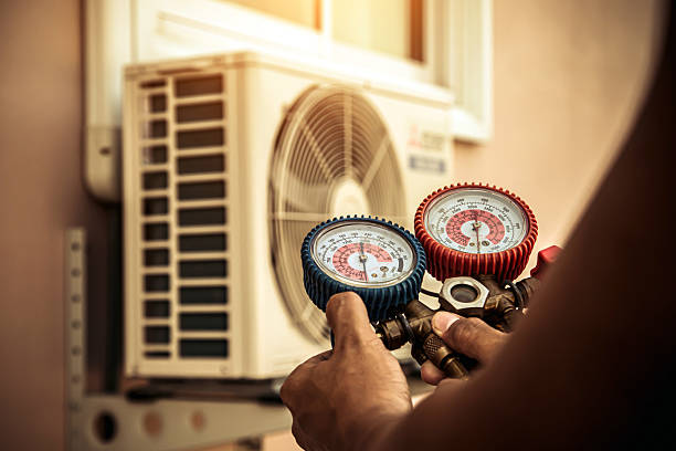 Professional Ac Installation technician working in River Forest, IL